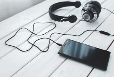 欧冠1/8决赛抽签，皇马再遇曼城，利物浦好签，热刺切尔西迎挑战